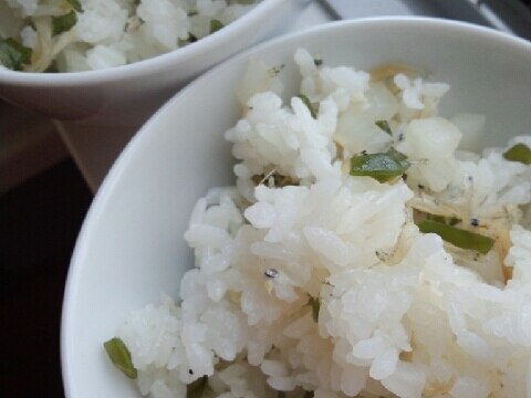 しらすと茎わかめの炒飯